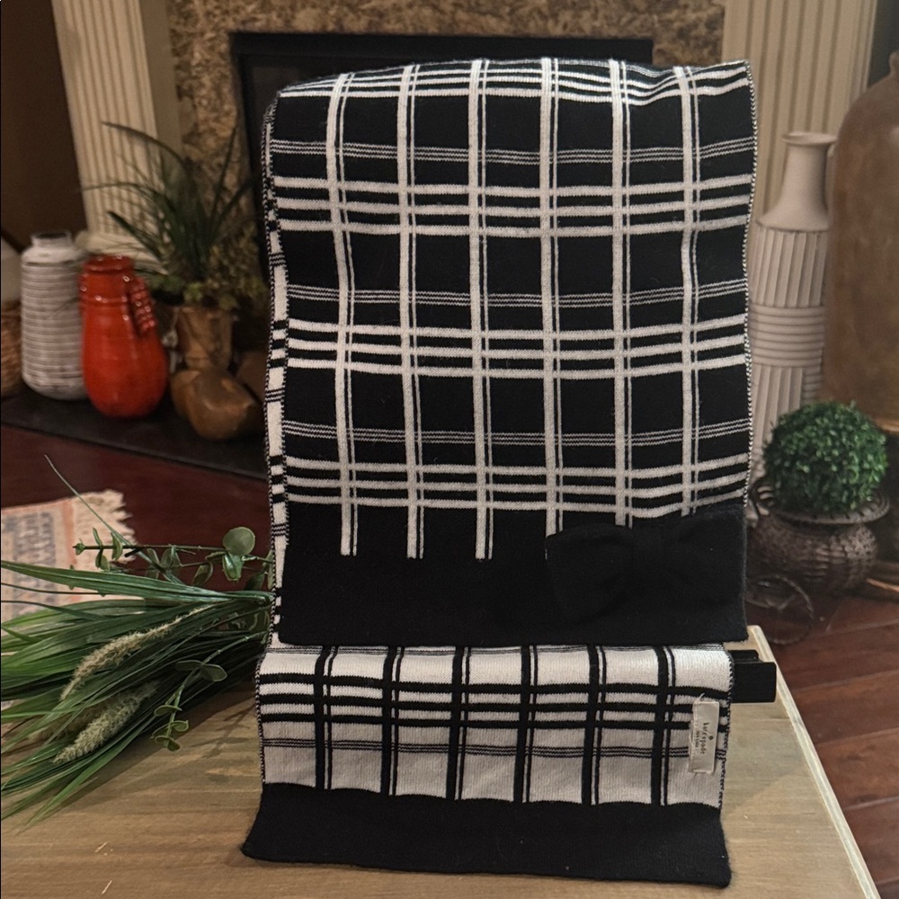 Kate Spade Women's Reversible Scarf in Black/White with Bow Detail